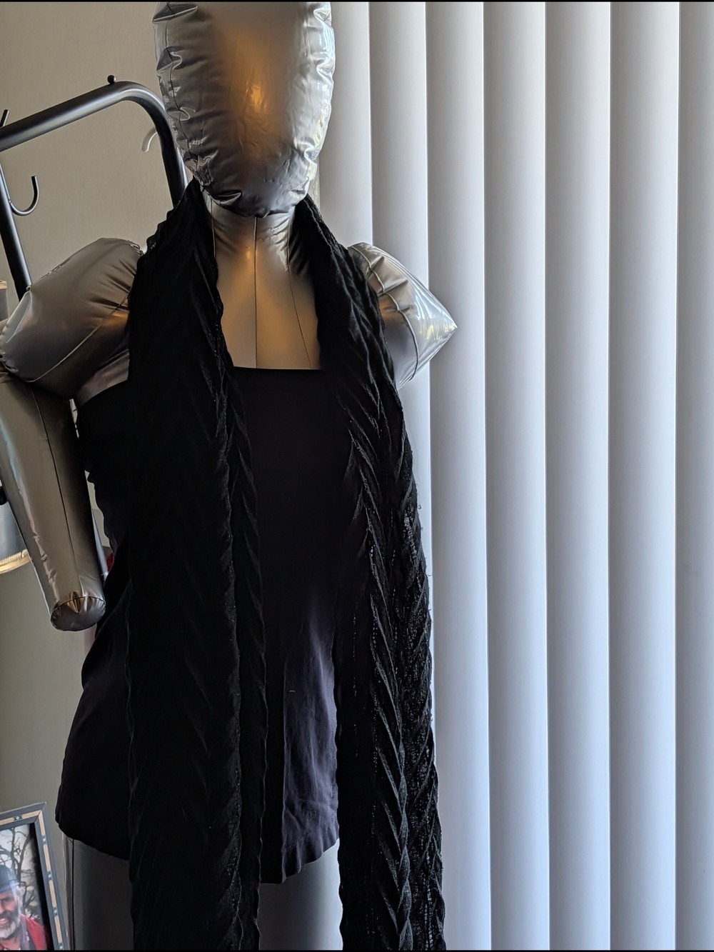 ❤️7 for $35 : Black Chevron Pleated Scarf - Picture 3 of 11